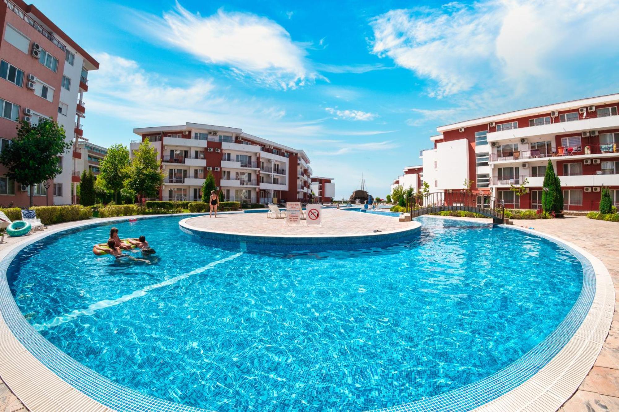 Privilege Fort Beach Apartments Sveti Vlas Eksteriør billede
