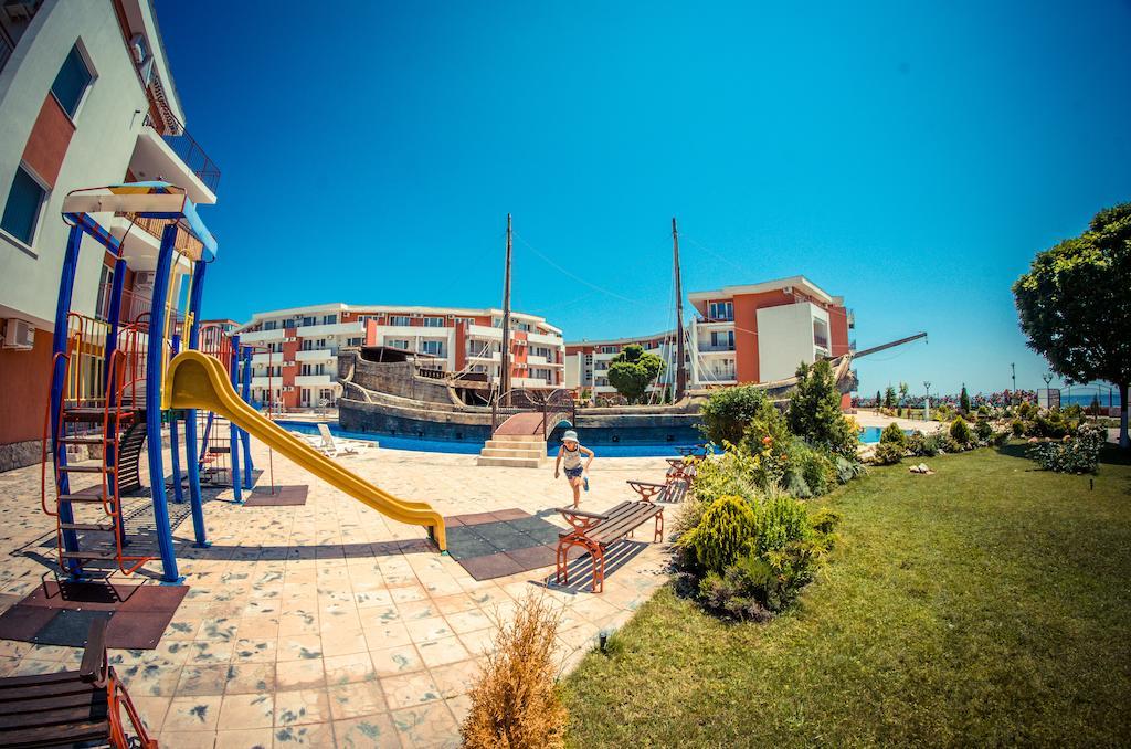 Privilege Fort Beach Apartments Sveti Vlas Eksteriør billede